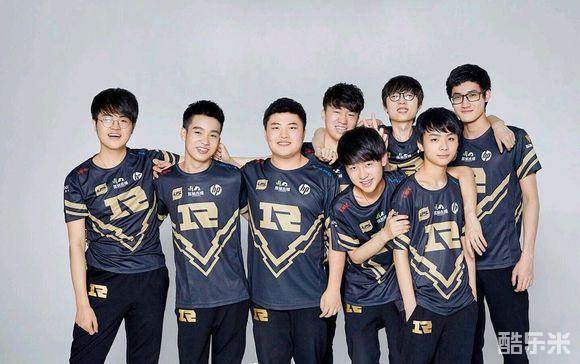 崖边一片不 崖边一片不